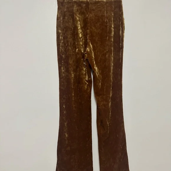 NWT Urban Outfitters Gold Velvet Flare Pants XS - Picture 3 of 5